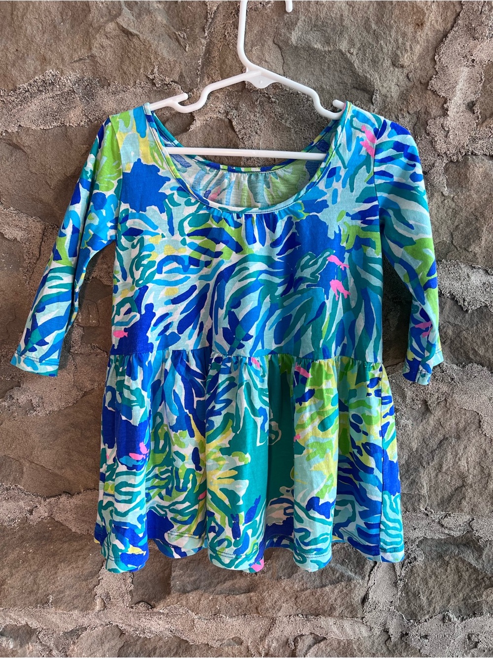 Size XS (2T-3T) Lilly Pulitzer Lynn long sleeve dress in Wade and Sea print.